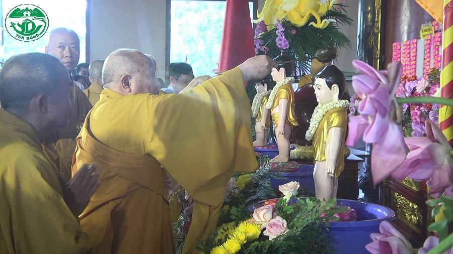 Thiền viện Trúc lâm Phượng Hoàng tổ chức Đại lễ Phật đản, Phật lịch năm 2024.|https://yenlu.yendung.bacgiang.gov.vn/chi-tiet-tin-tuc/-/asset_publisher/M0UUAFstbTMq/content/thien-vien-truc-lam-phuong-hoang-to-chuc-ai-le-phat-an-phat-lich-nam-2024-/22815